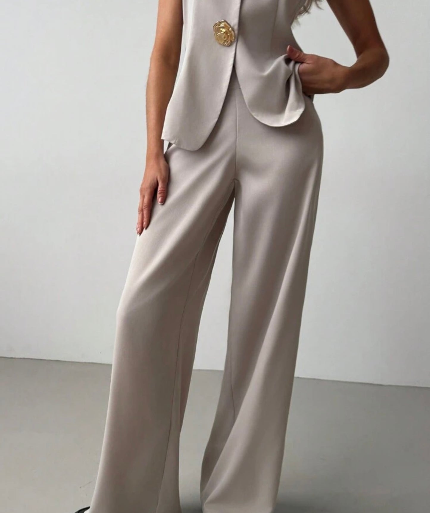 Sleeveless Blazer & Wide-Leg Trousers Set